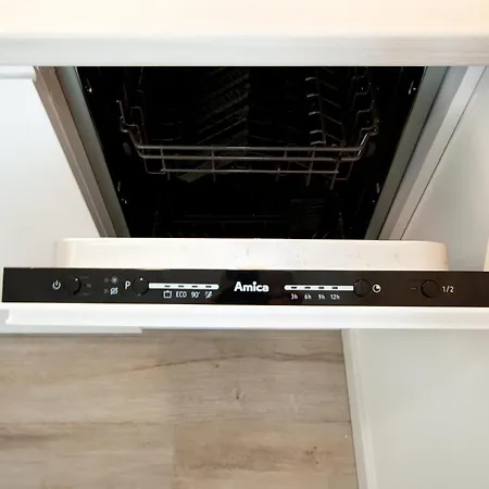 Ikar Z Widokiem Na Morze W Kompleksie Platinium